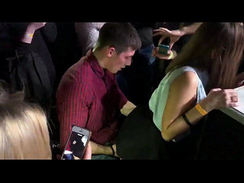 ❤️ Sess reali f'nightclub Russu. Tfajla Russa ta’ 18-il sena fl-anus u l-vaġina fucked f’nightclub ️ Porno f'mt.yourxxxvideos.ru ❌❤